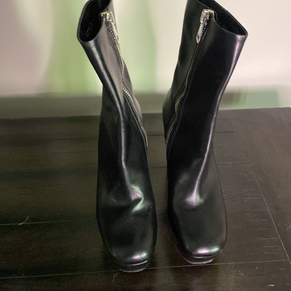 Gucci Black Leather Platform Boots - Picture 6 of 10